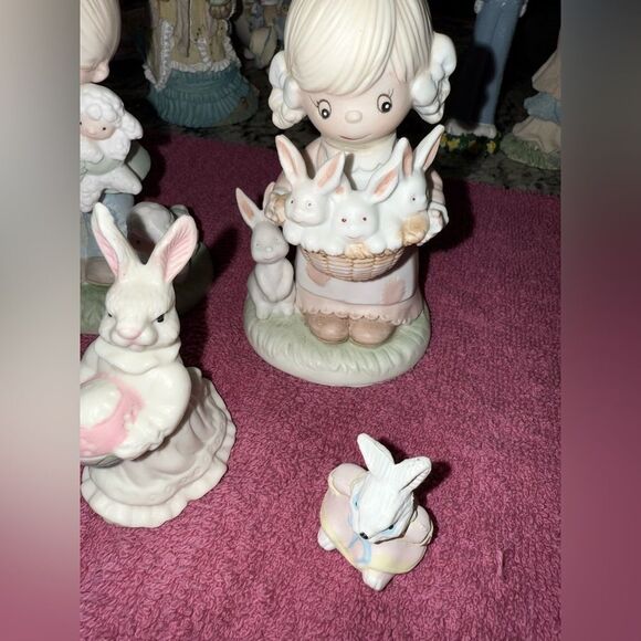 Charming Figurine Set with Children and Animals Easter bunnies - Picture 2 of 3